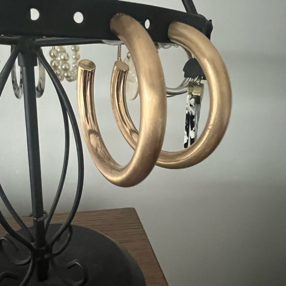 Hoop earrings- never worn - Picture 4 of 7